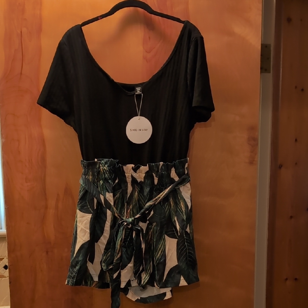 SHEIN Jumper with Scoop Neckline and Short Sleeves